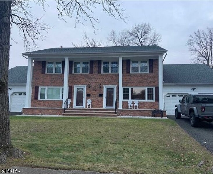 Primary Photo - 44 Forsythia Ln