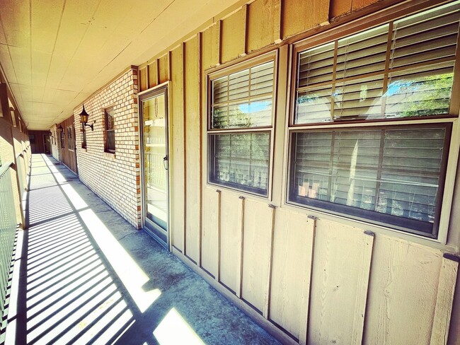 Foto del edificio - 221 N Clifton Ave