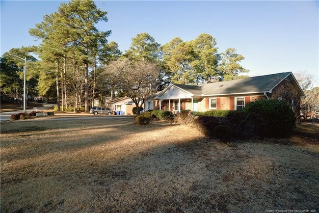 Building Photo - 1733 Daisy Ln