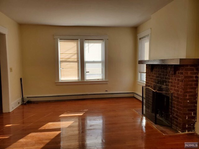 Building Photo - 272 Broad Ave