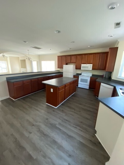 Foto del edificio - Beautiful 3 Bedroom 2.5 Bath Town Home in ...