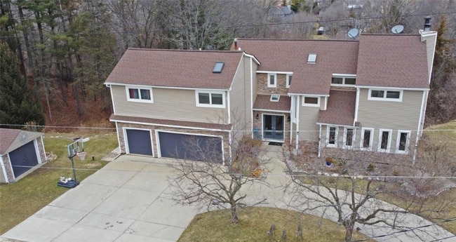 Building Photo - 758 Eagle Hill Rd