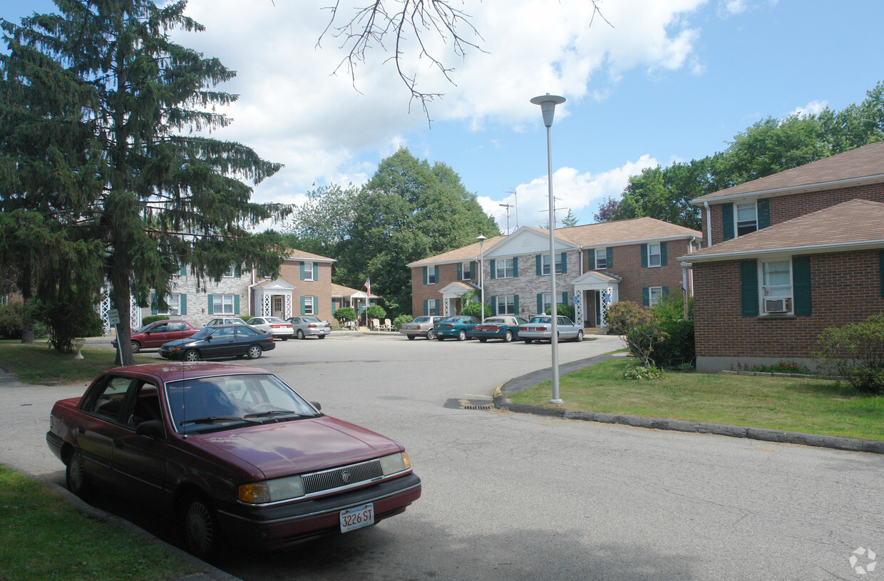 Building Photo - 1-35 Caroline Ave