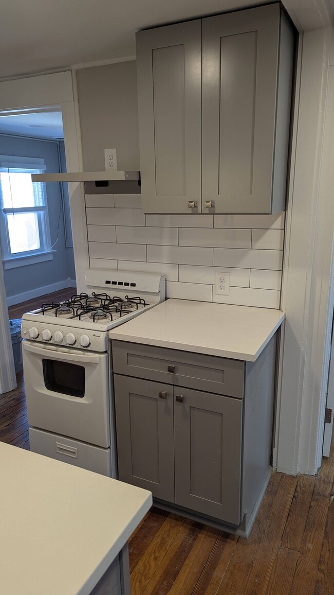 Kitchen - 4216 Mercier St