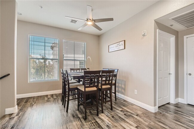 Foto del edificio - 8777 W Maule Ave