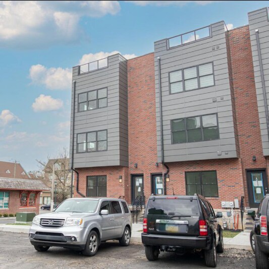 Foto del edificio - 7038 Pipers Glen Wy