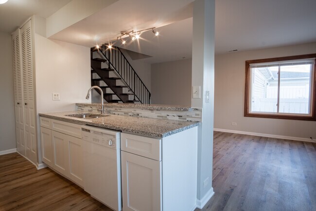 Building Photo - 1455 Cornell Ct