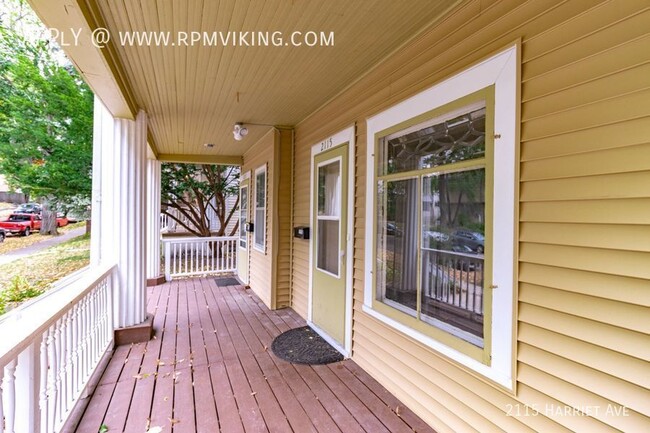 Building Photo - 2 BR with Office or 3 Bedroom Duplex in Up...