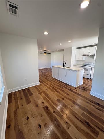 Foto del edificio - 932 Davis Ave