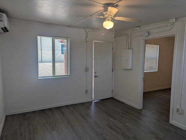 Building Photo - 2309 S 4th Ave