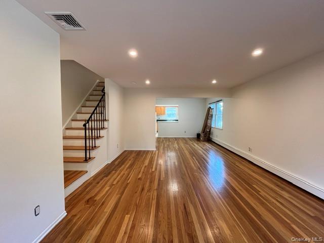 Foto del edificio - 35 Sands Point Rd