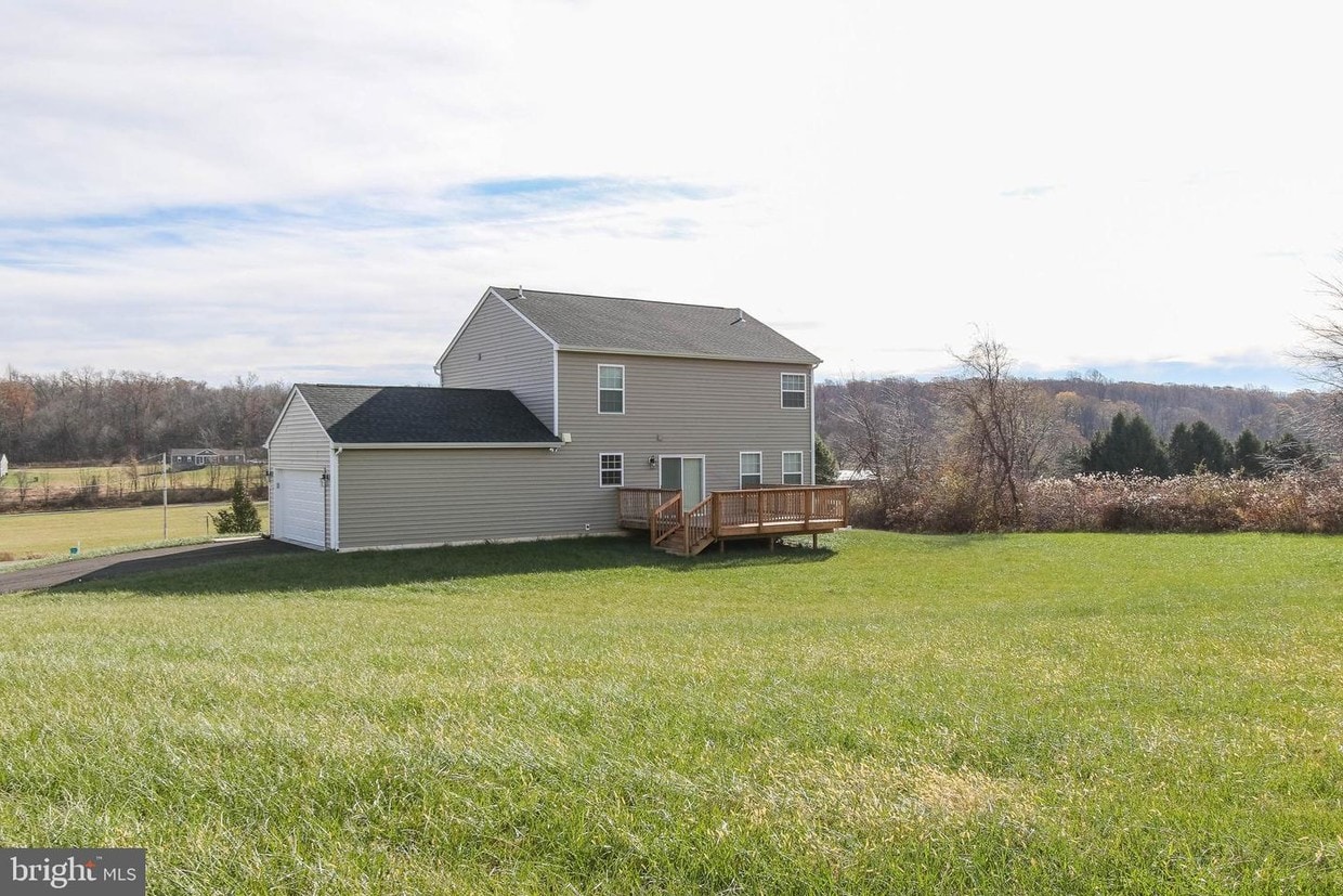 Primary Photo - 16390 Raven Rock Rd