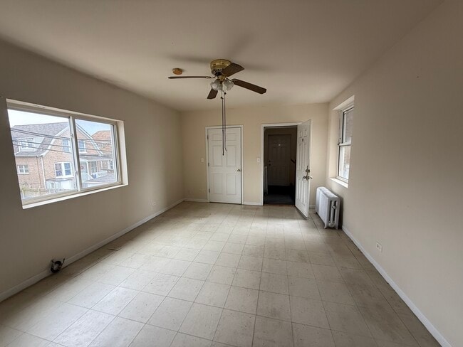 Foto del edificio - 5017 W Cermak Rd