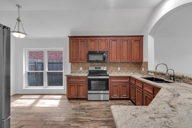 Building Photo - 28223 Fantail Dr