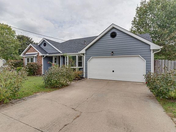 Building Photo - 125 Agee Cir E