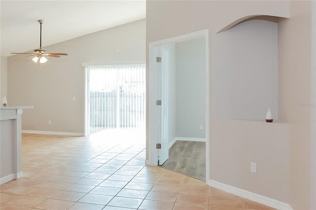 Foto del edificio - 528 Finch Ct