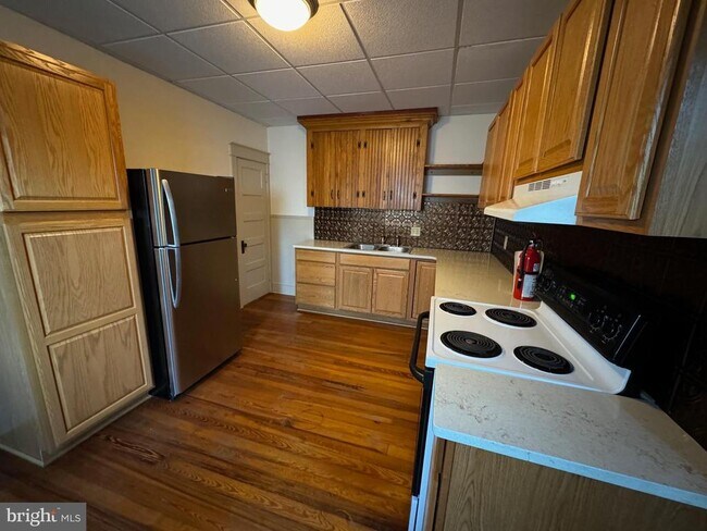 Building Photo - 29 Barlow St