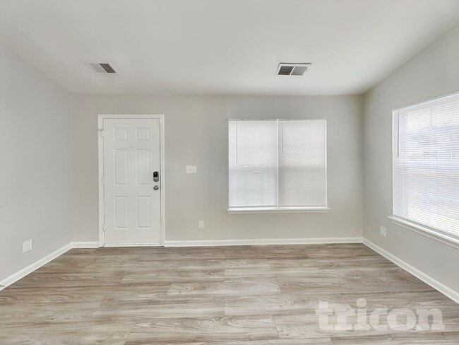 Building Photo - 2103 Wexford Way