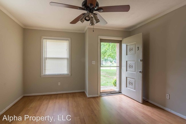 Building Photo - 3 Lora Ln