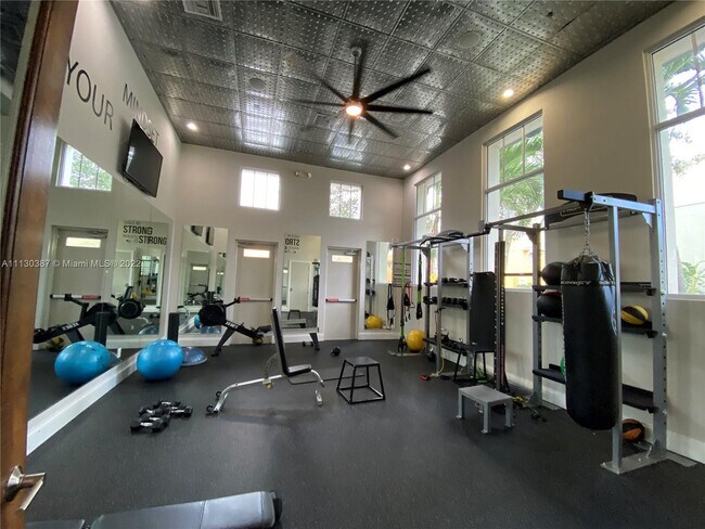 Photo - 770 Millbrae Ct Townhome