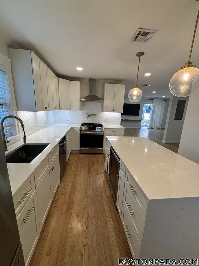 Foto del edificio - 7-9 Rock Ave.