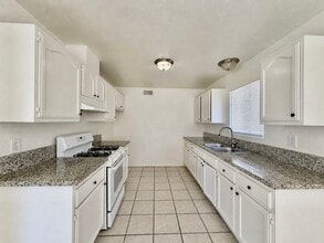 Building Photo - 2042 E 19th St