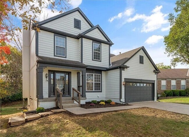 Foto del edificio - Spacious and Elegant 4 BR 4 BA Home in Olathe!