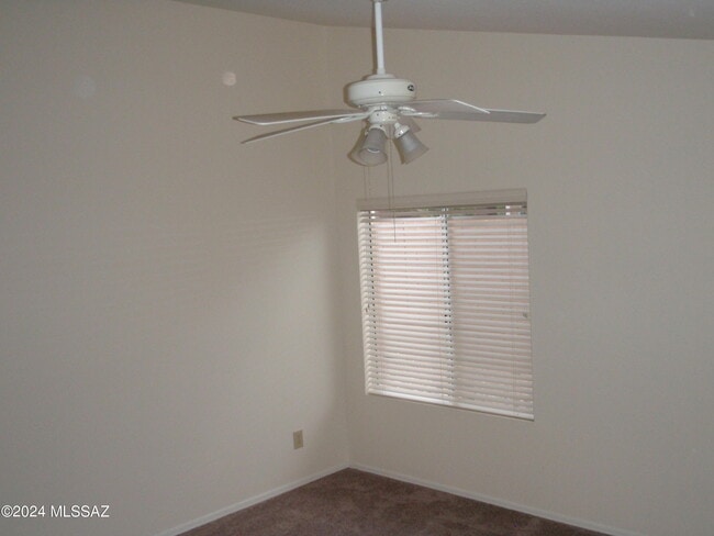 Building Photo - 38040 S Elbow Bend Dr