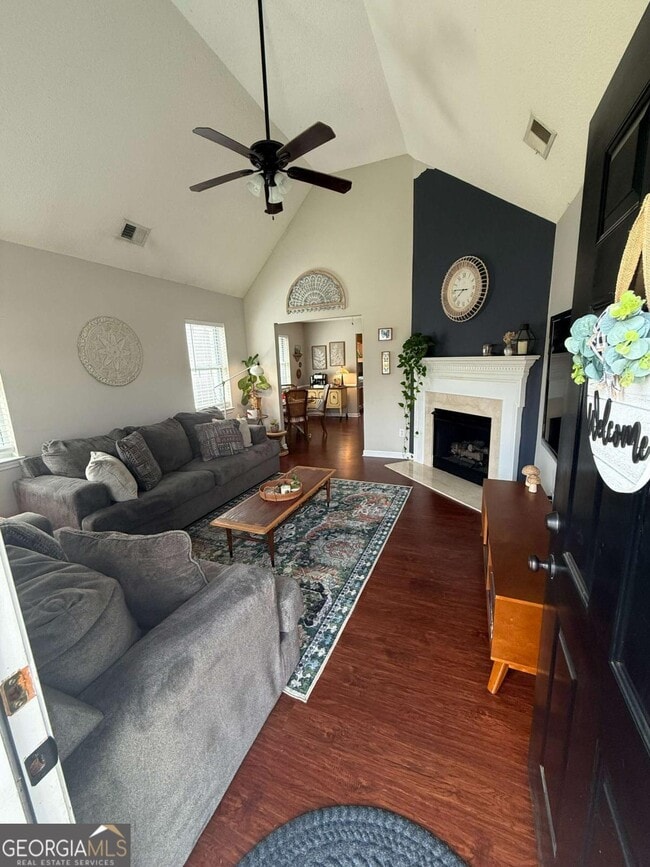 Building Photo - 20 Pointe Way