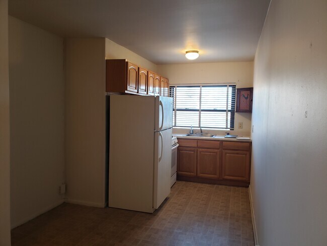 Kitchen - 272 Tyler St