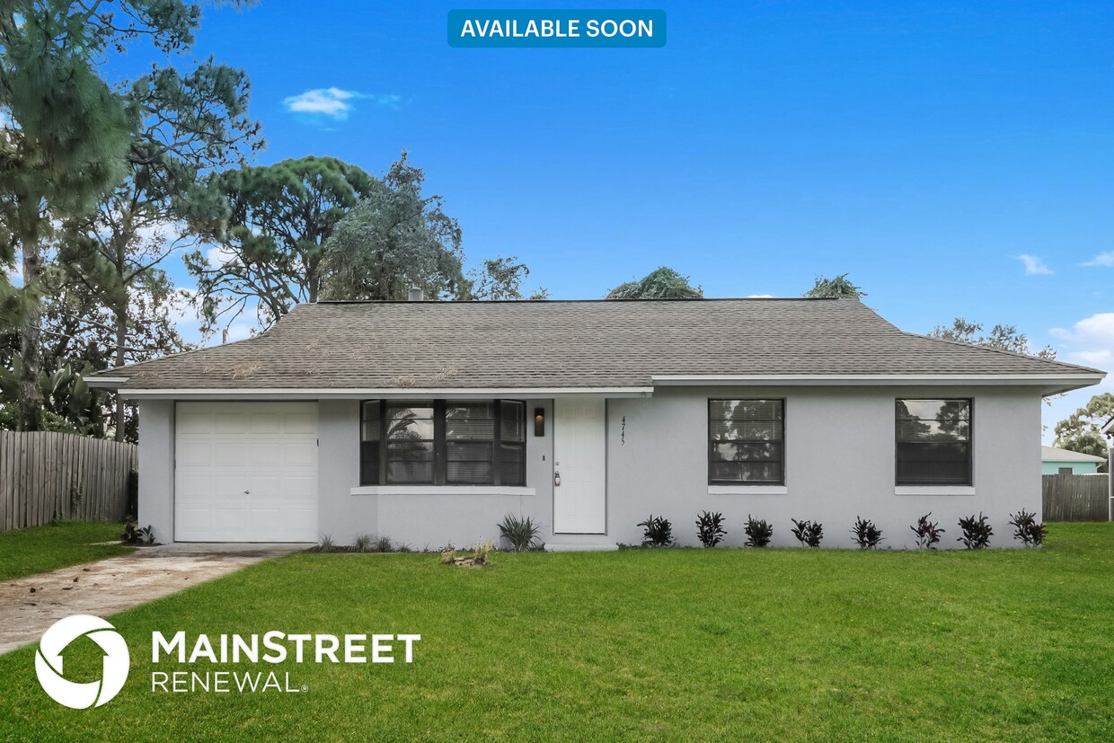 Primary Photo - 4745 Greenhill St