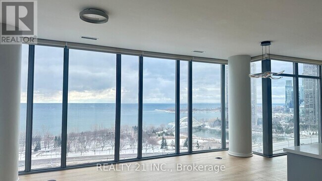 Building Photo - 105 The Queensway