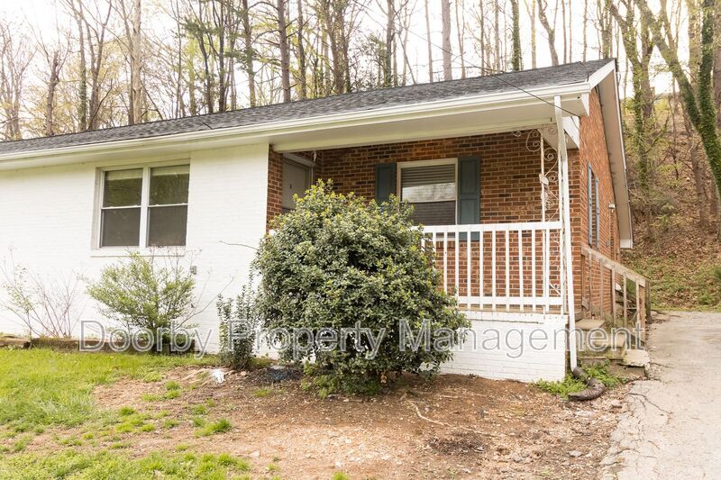 Primary Photo - 3704 Fountain Ave