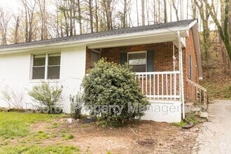 Building Photo - 3704 Fountain Ave