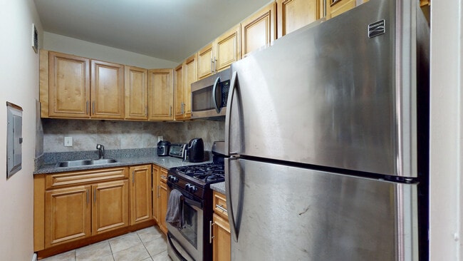 Building Photo - 38 Juniper St