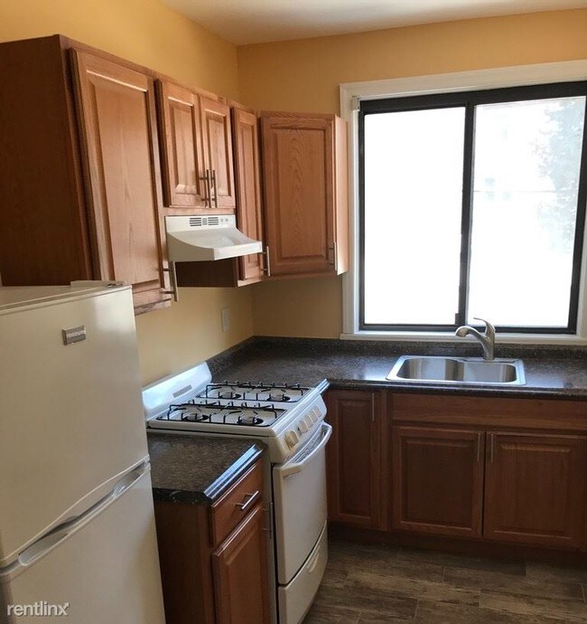 Building Photo - 2 br, 1 bath Apartment - 3260 45th St