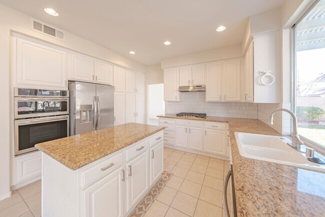 Foto del edificio - Beautiful 2-story single family home.