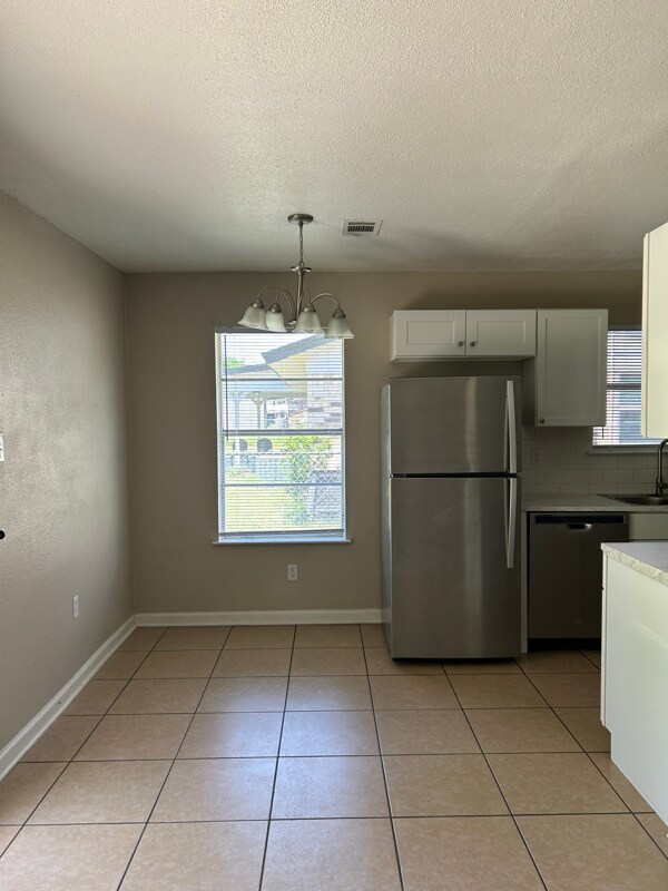 Building Photo - 1816 Pleasant Ln