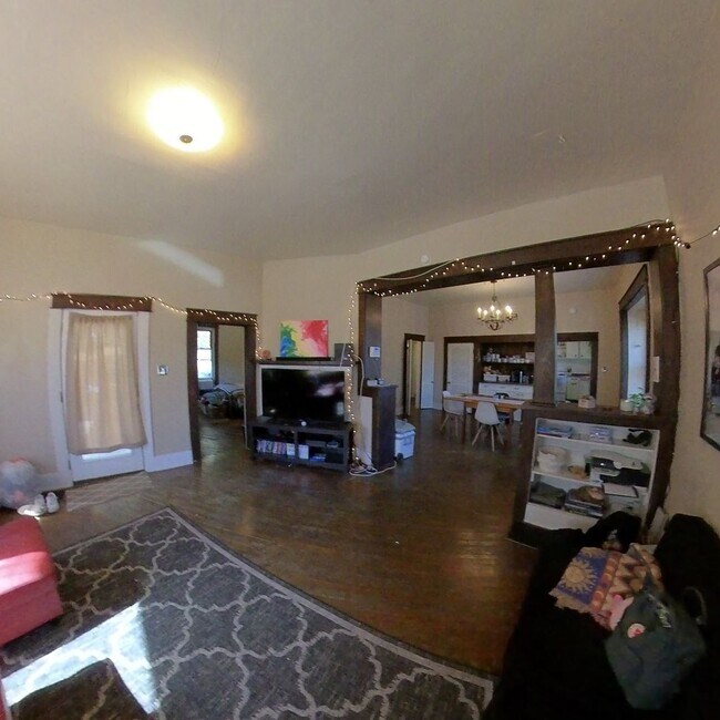 Foto del edificio - 521 E 2nd St