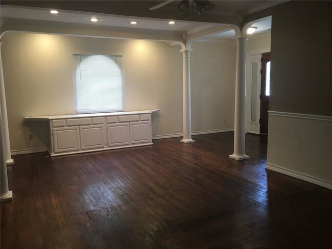 Foto del edificio - 3216 S University Dr