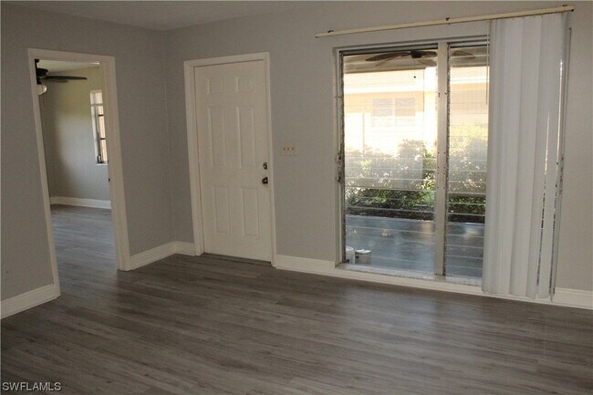 Foto del edificio - 4014-4016 SE 11th Pl