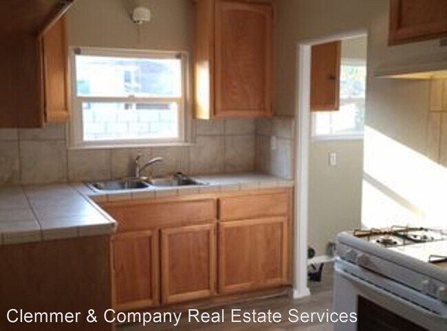 Building Photo - 2 br, 1 bath House - 112 E. Moneta