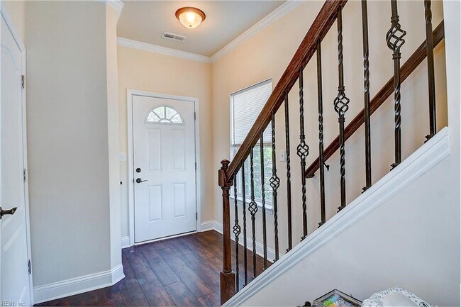 Building Photo - 2837 Estella Dr