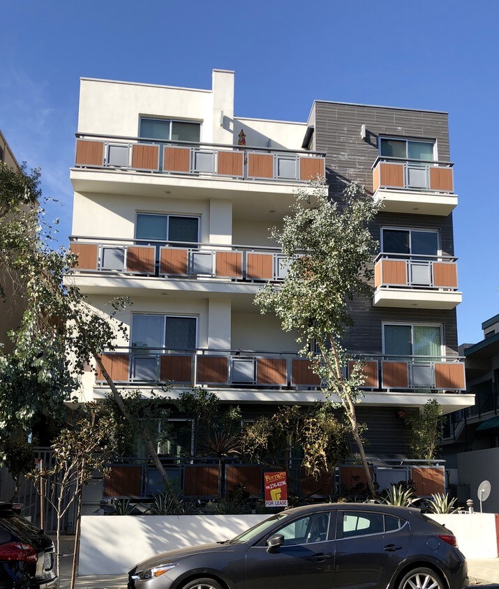 11715 Goshen Ave, Los Angeles, CA 90049 Condo for Rent in Los Angeles