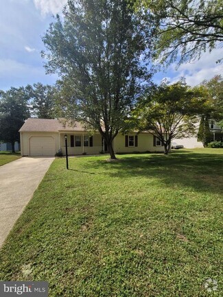 Building Photo - 3505 Smoke Tree Ct