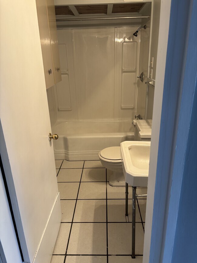 Foto del edificio - 2221 20th Ave