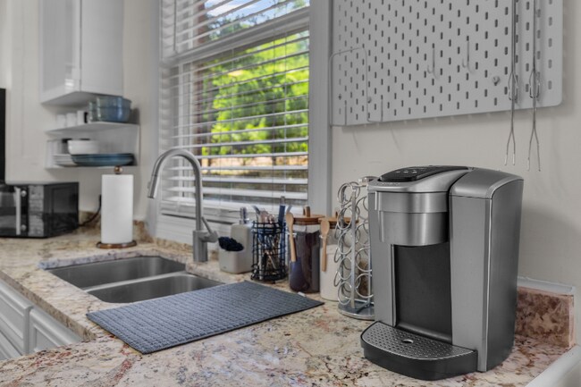 Foto del edificio - 806 Oakwood St