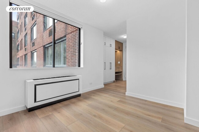 Foto del edificio - 45 W 67th St