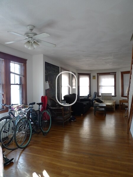 Building Photo - 301 S Huntington Ave