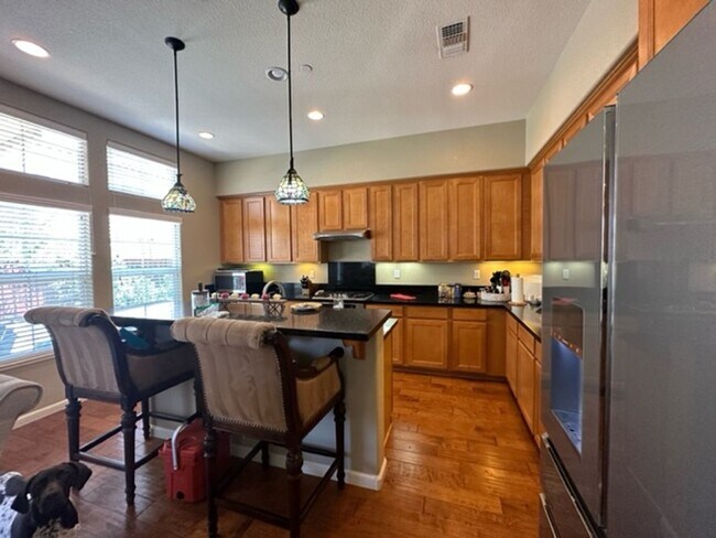 Building Photo - Springlake Home